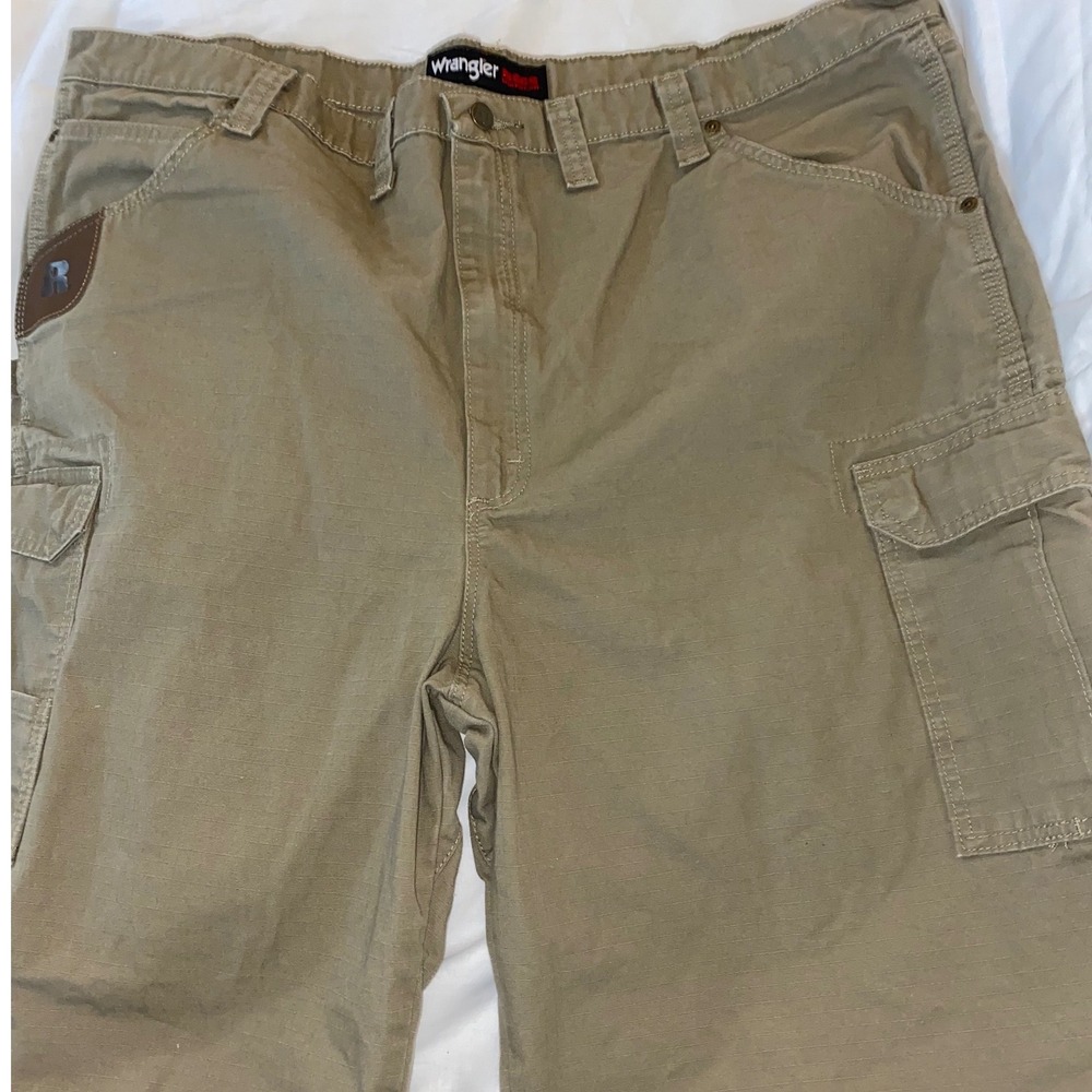 Wrangler Riggs Workwear Cargo Shorts Mens 46 Khaki Tan Ripstop 103W360BR